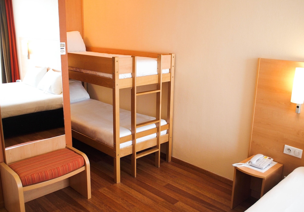 Habitaciones Comunicadas del hotel Ibis Bordeaux Saint Emilion. Foto 2