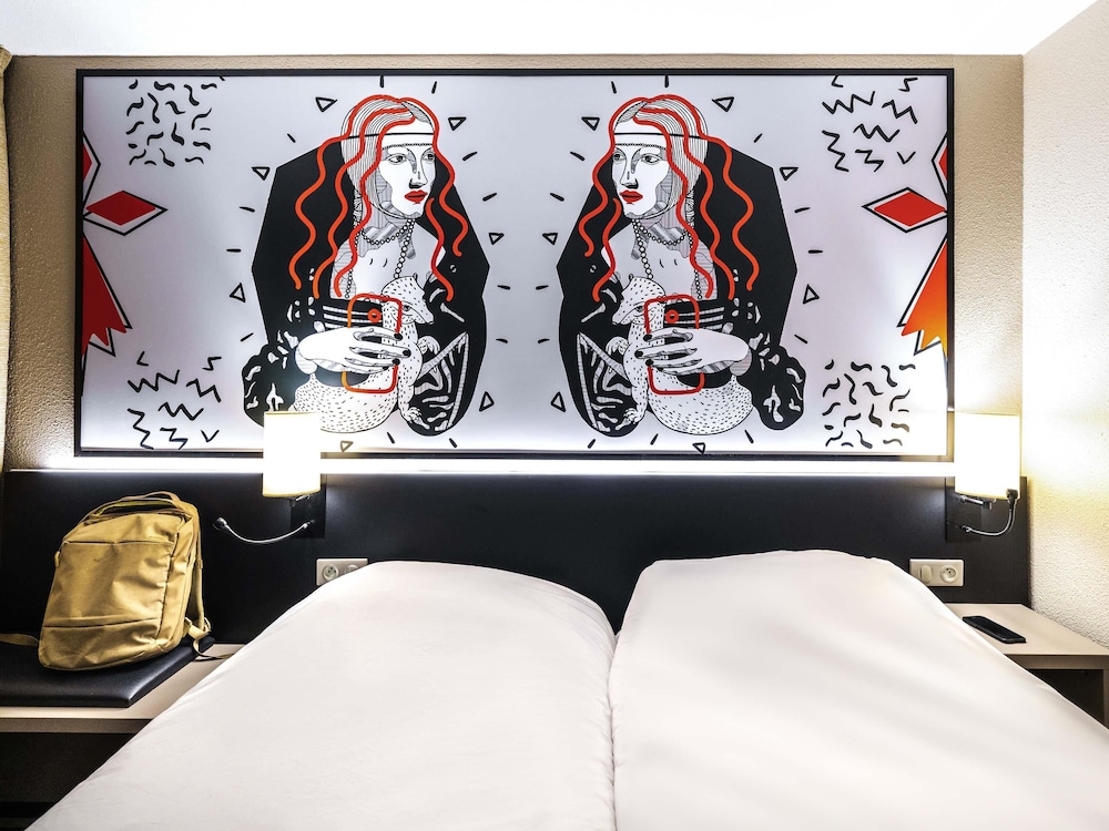 Habitación estándar con 2 camas individuales del hotel Ibis Styles Saint Brieuc Plerin. Foto 1