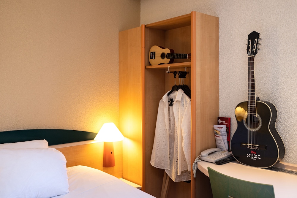 Habitación Estándar con 1 cama doble del hotel Ibis Autun. Foto 3