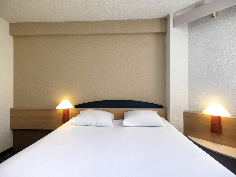 Habitación Estándar con 1 cama doble del hotel Ibis Autun. Foto 7