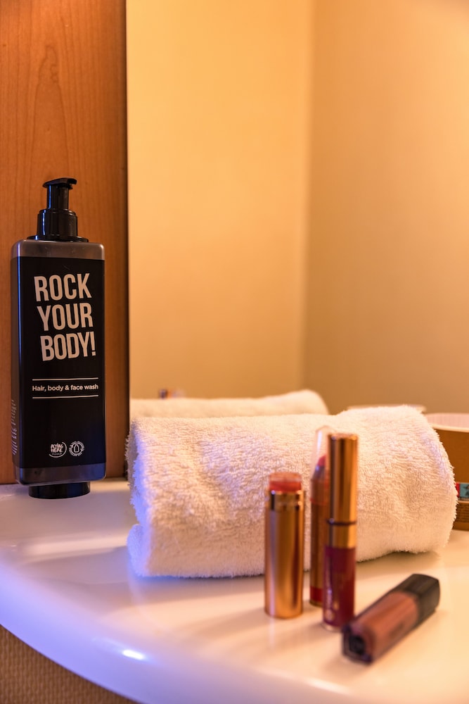 Habitación Estándar con camas gemelas del hotel Ibis Autun. Foto 9