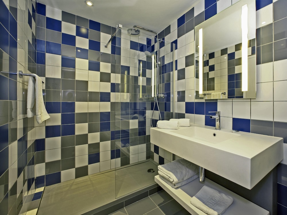 Habitación Superior con 1 cama doble del hotel Mercure Castres L'occitan. Foto 1