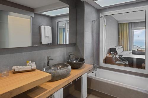 Suite del hotel Atlantic Mirage Suites and Spa - Adults Only. Foto 4