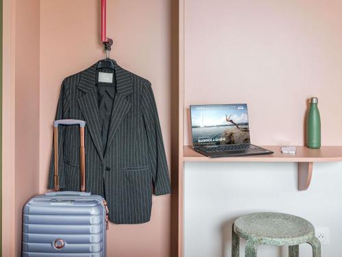 Habitación Smart Pop con 1 cama doble del hotel greet Prévessin Genève Aéroport. Foto 1