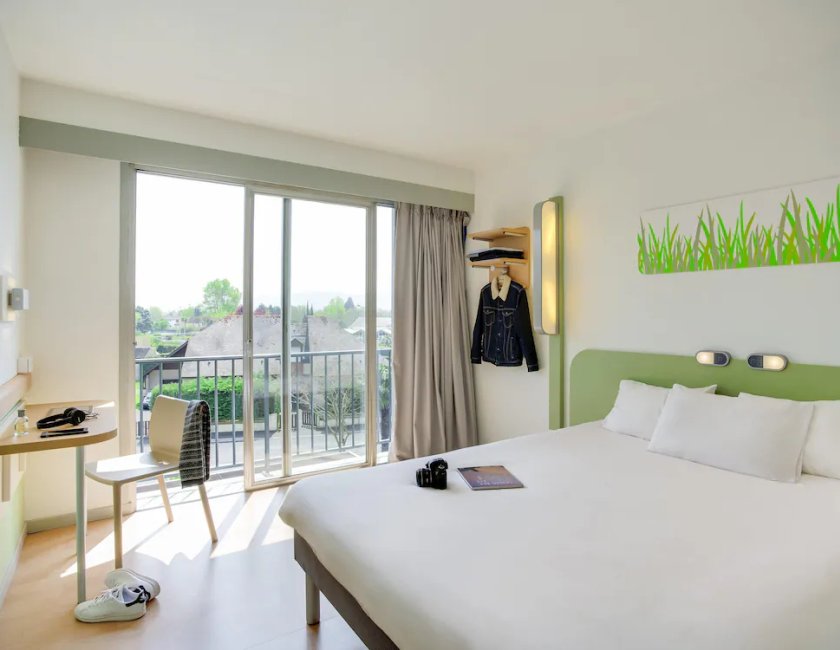 Habitación doble 1 Cama doble del hotel Ibis Budget Pau Lescar. Foto 1