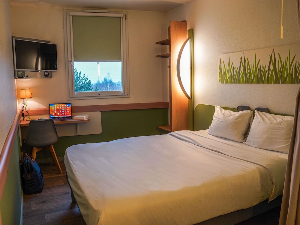 Habitación Doble con cama grande del hotel Ibis Budget Bayeux