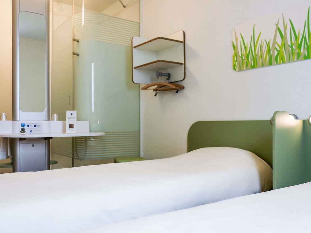 Habitación con dos camas individuales para hasta 2 personas del hotel Ibis Budget Castelnaudary