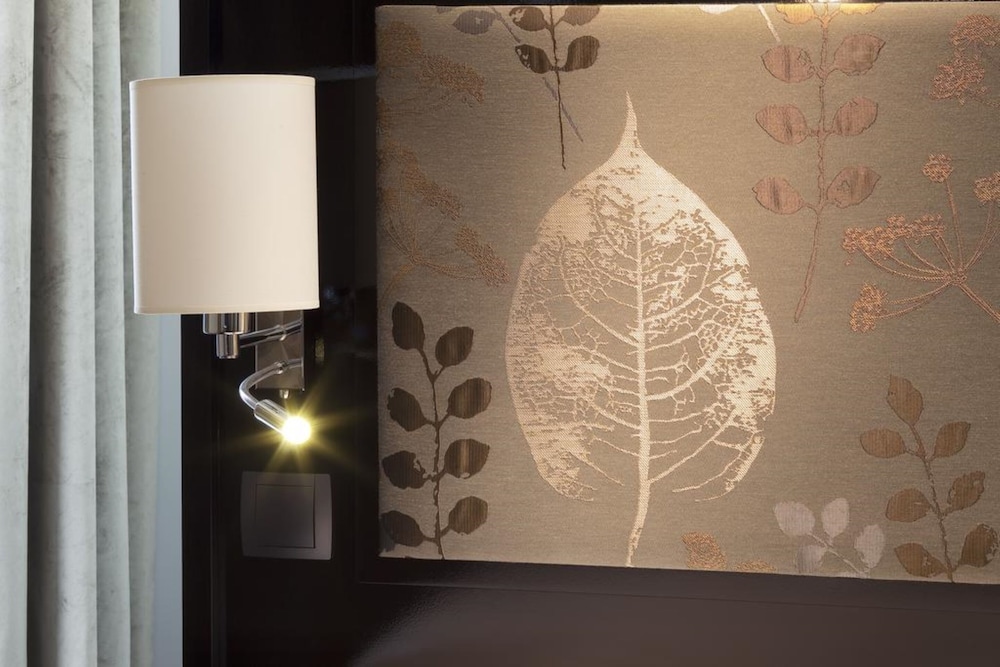 Habitación estándar con 1 cama doble o 2 individuales del hotel Caron Le Marais. Foto 1