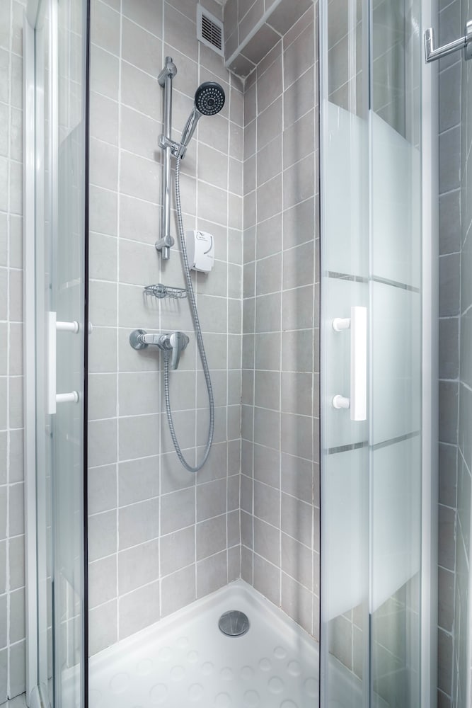 Habitación individual del hotel Du Lys. Foto 4