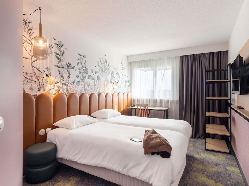 Habitación Estándar - 2 camas individuales del hotel ibis Styles Pontivy Centre Bretagne. Foto 1