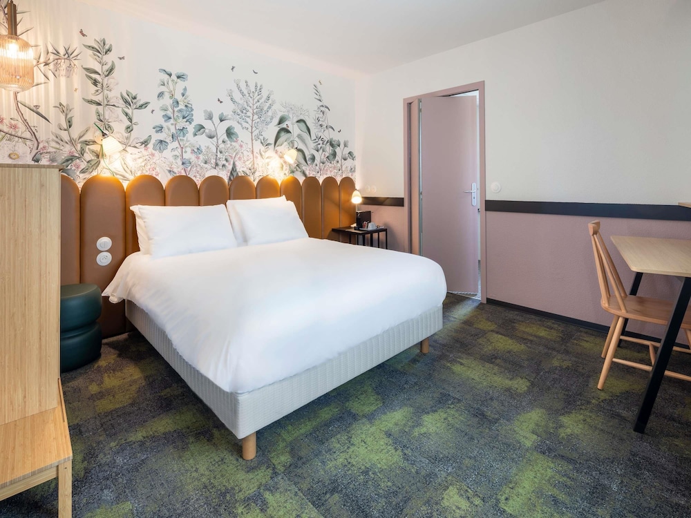 Habitación Confort - 1 cama doble del hotel ibis Styles Pontivy Centre Bretagne. Foto 1