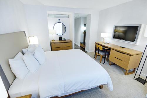 Habitación Deluxe con cama extragrande del hotel Club Wyndham Midtown 45. Foto 1