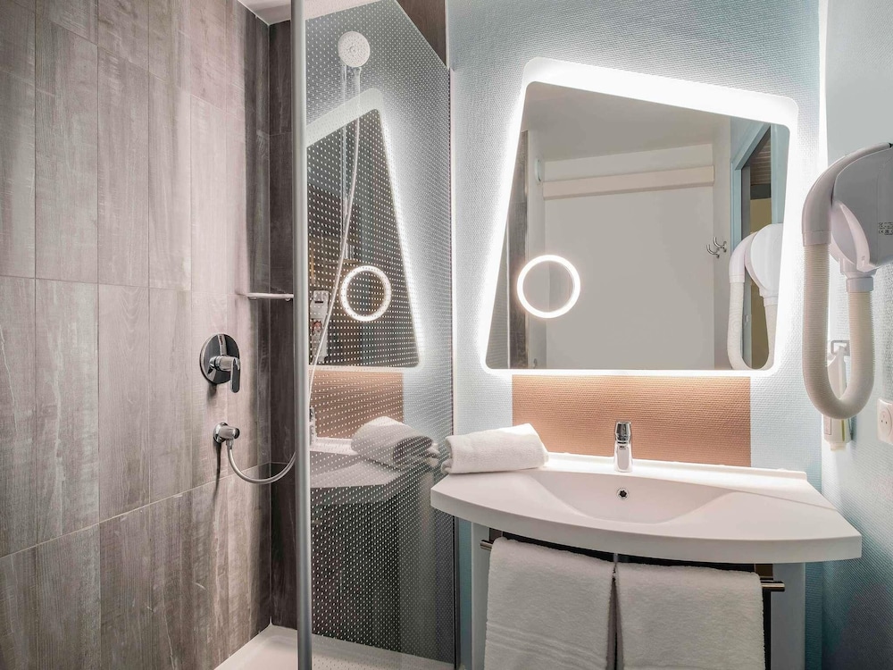 Habitación Estándar con 1 cama doble del hotel Ibis Amboise. Foto 7