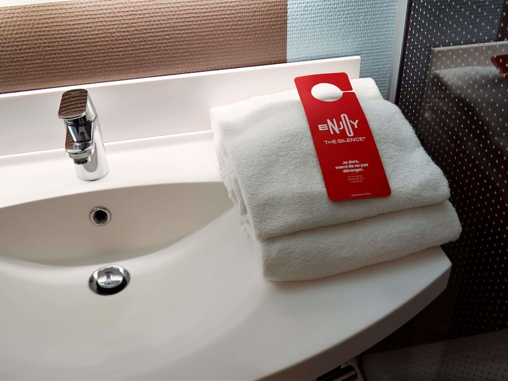 Habitación estándar con dos camas individuales del hotel Ibis Amboise