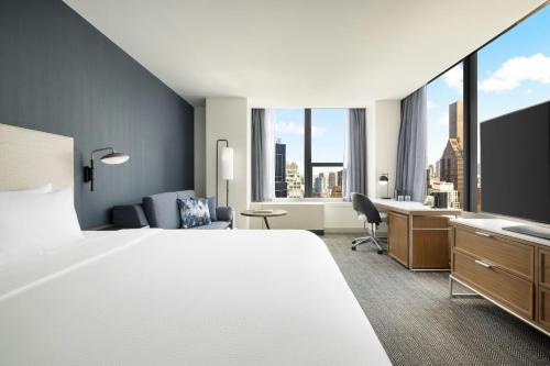 Habitación Esquinera con cama extragrande del hotel Courtyard New York Manhattan/Midtown East. Foto 5