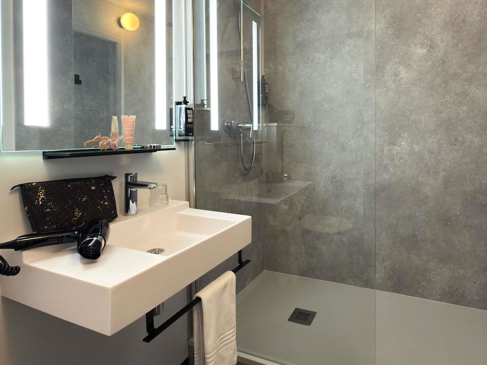 Habitación Estándar con 1 cama doble del hotel Ibis Rennes Beaulieu. Foto 11