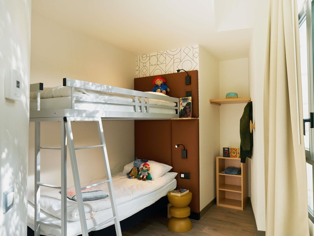 Habitación Estándar 2 Camas Individuales del hotel Ibis Sarlat Centre. Foto 2