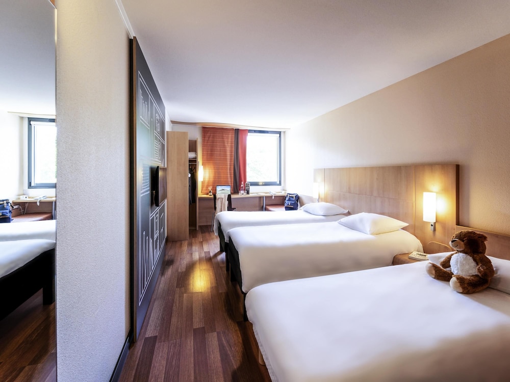 Habitación Estándar 3 camas individuales del hotel Ibis Sarlat Centre