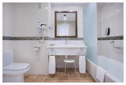 Habitación doble del hotel Fuerte Conil - Resort. Foto 4