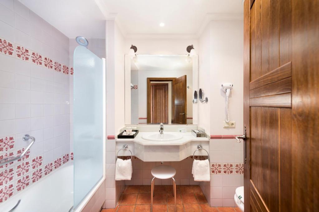 Habitación doble Superior del hotel Fuerte Conil - Resort. Foto 2