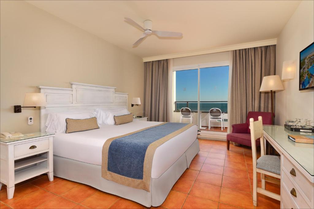 Habitación doble Superior del hotel Fuerte Conil - Resort. Foto 4