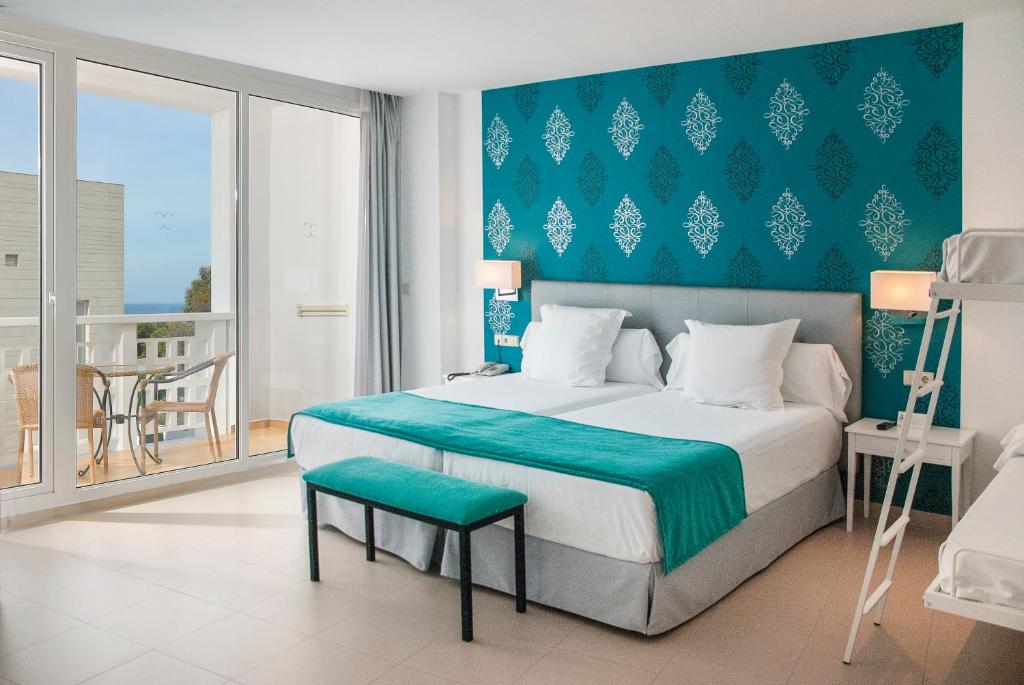 Habitación familiar del hotel Fuerte Conil - Resort. Foto 2