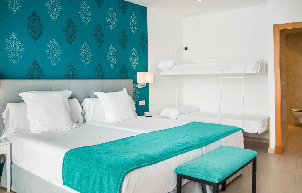 Habitación familiar del hotel Fuerte Conil - Resort. Foto 3