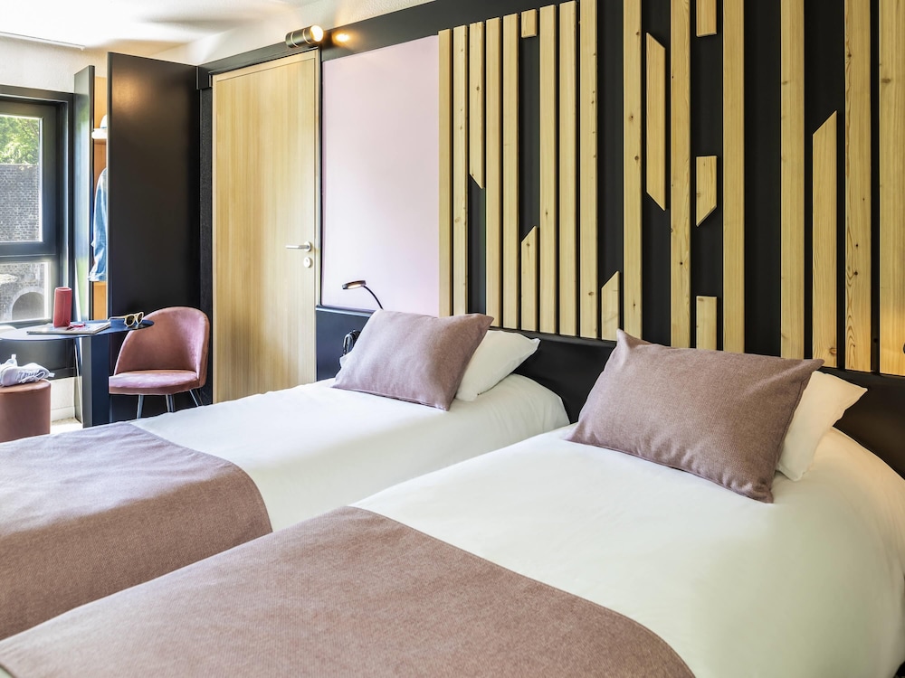 Habitación estándar con 2 camas individuales del hotel Ibis Styles Boulogne Centre Cathédrale. Foto 1