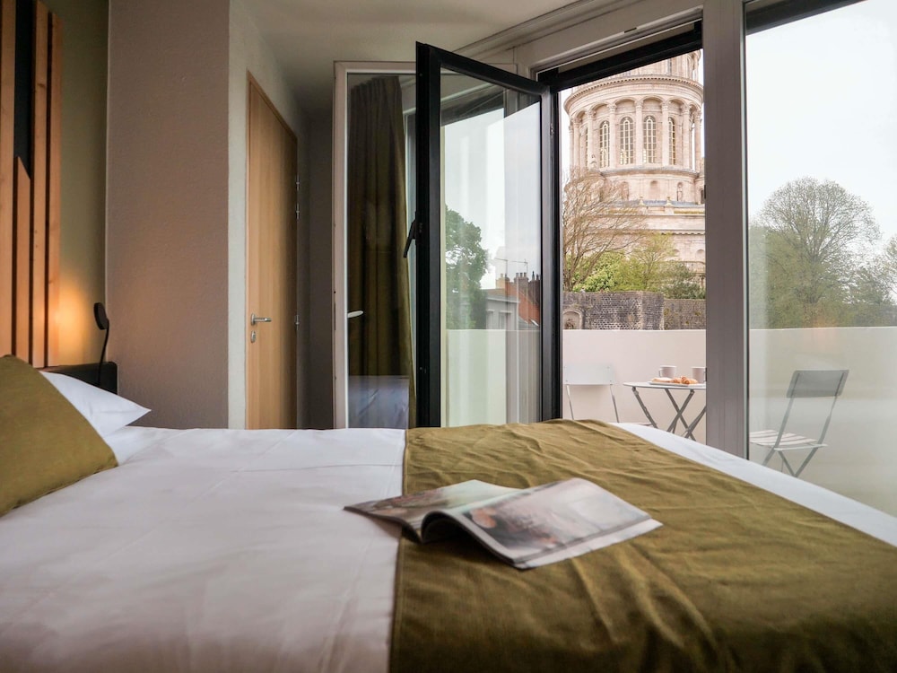 Habitación Superior con una cama doble del hotel Ibis Styles Boulogne Centre Cathédrale. Foto 3