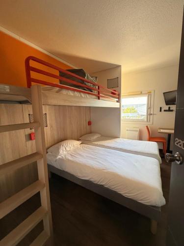 Habitación Break con 2 camas individuales y 1 cama en mezzanine para hasta 3 huéspedes del hotel f1 Brest Sud Plougastel. Foto 5