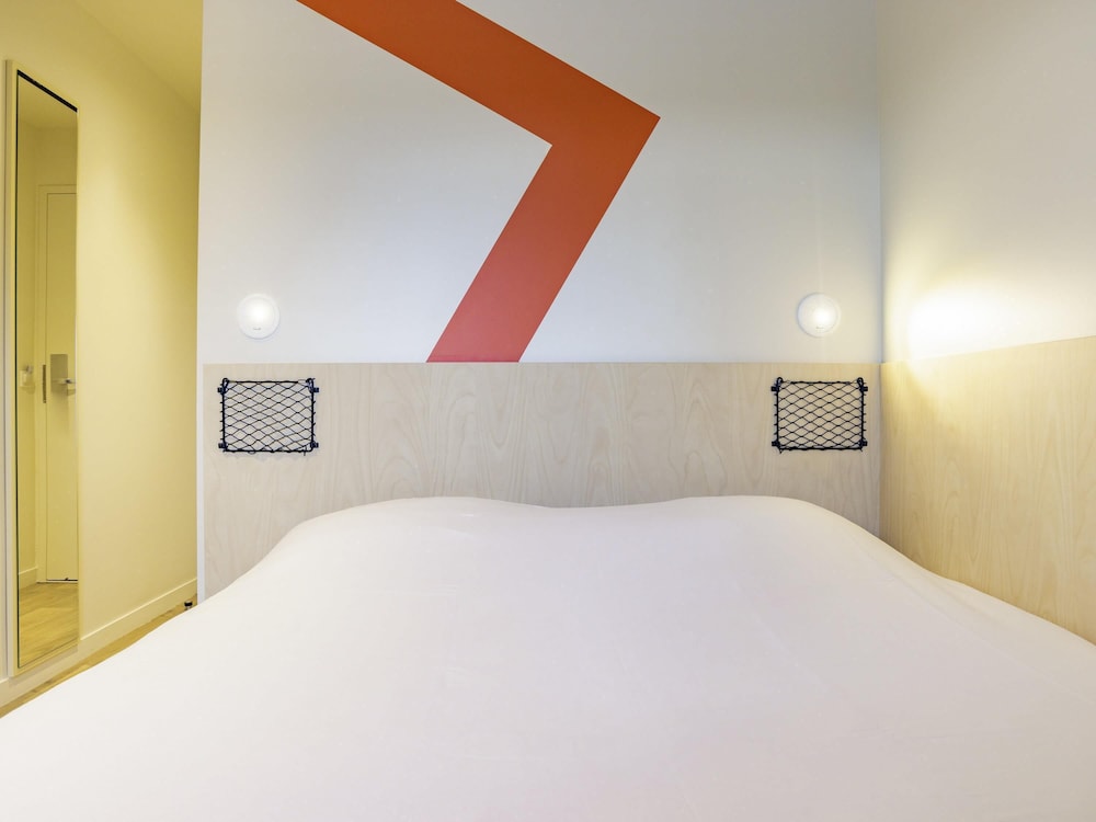 DOBLE - Habitación con una cama grande del hotel Ibis Budget Villemomble