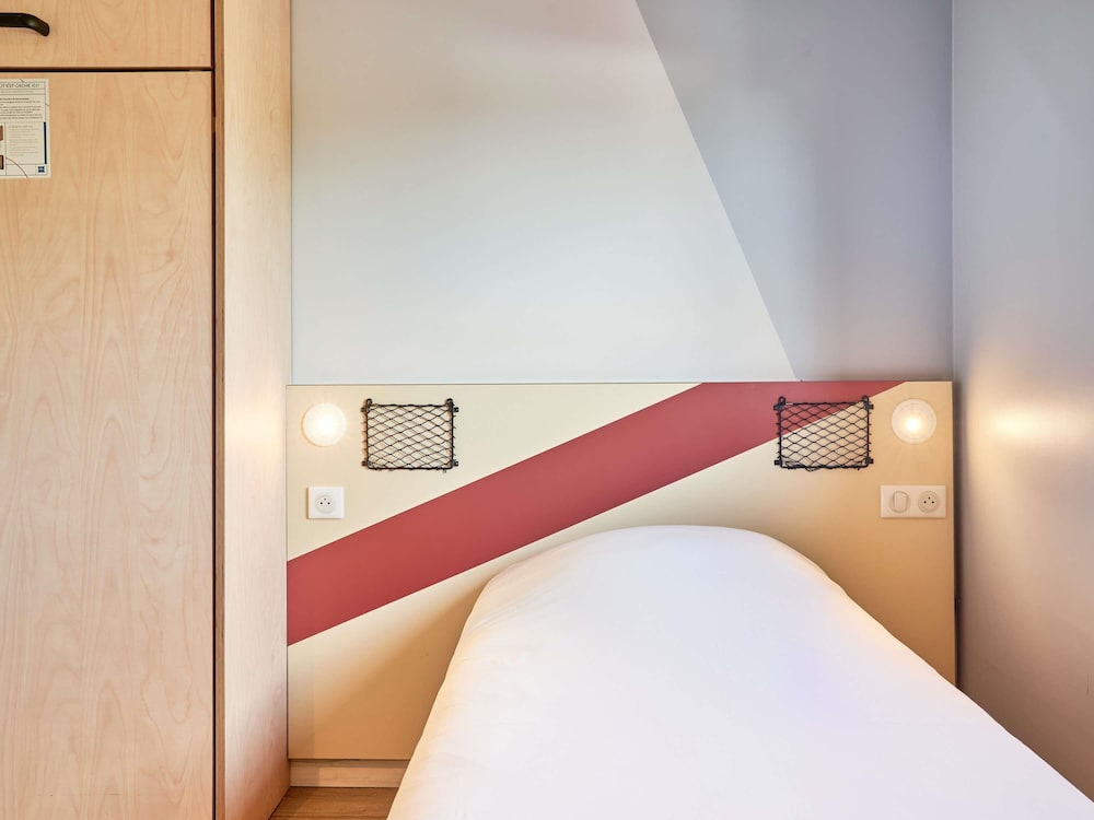 GEMELA - Habitación con camas gemelas del hotel Ibis Budget Villemomble. Foto 3