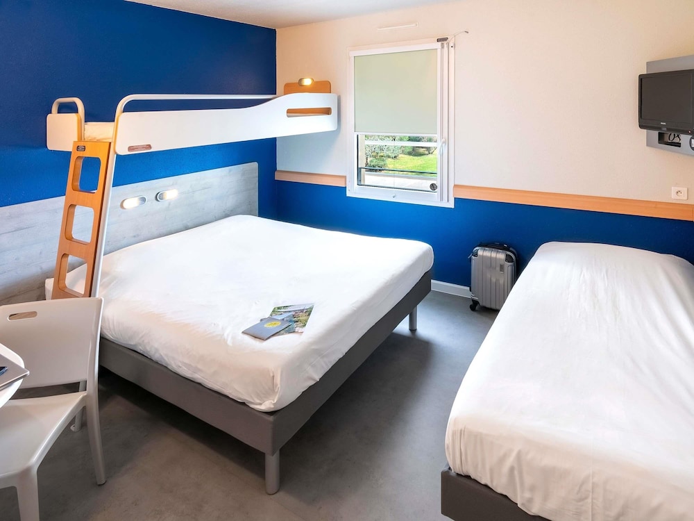 Habitación Familiar del hotel Ibis Budget Saint Maximin La Sainte Baume. Foto 6