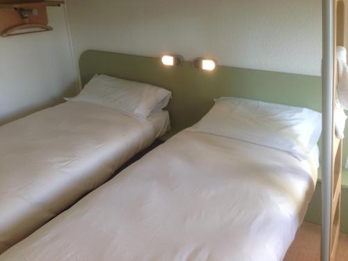 Habitación Doble Estándar - 2 camas del hotel Ibis Budget Aix Le Canet. Foto 4