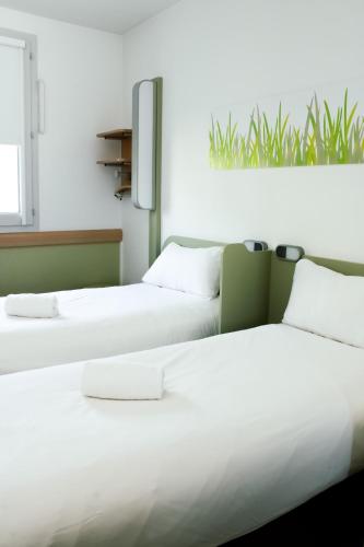 TWIN - Habitación con camas individuales del hotel Ibis Budget Saint-omer Centre. Foto 4