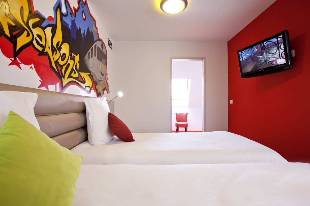 Habitación doble 1 Cama king 2 Camas individuales del hotel Ibis Styles Saint-brieuc Gare Centre. Foto 1