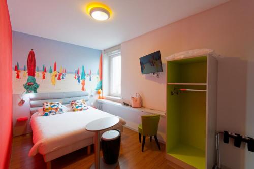 Habitación doble con dos camas individuales o cama king size de 71 pulgadas - 180 cm del hotel Ibis Styles Saint-brieuc Gare Centre. Foto 8