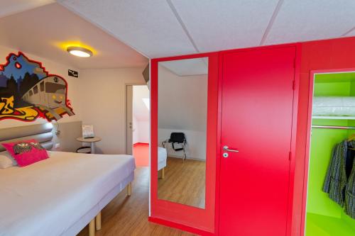 Habitación doble con dos camas individuales o cama king size de 71 pulgadas - 180 cm del hotel Ibis Styles Saint-brieuc Gare Centre. Foto 16