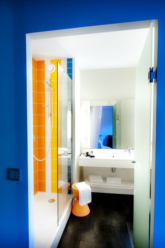 Habitación estándar con 2 camas individuales del hotel Ibis Styles Brest Centre Port. Foto 5