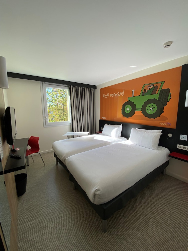Habitación estándar, 2 camas individuales del hotel Ibis Styles Flers. Foto 1