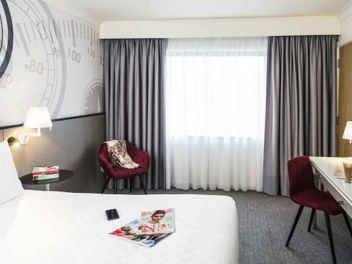 Habitación Doble Clásica del hotel Mercure Dartford Brands Hatch Hotel & Spa 4 estrellas. Foto 2