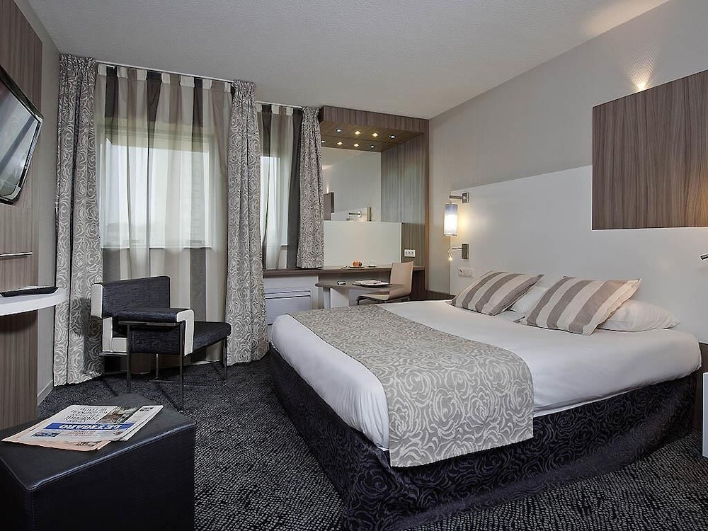 Habitación con 1 cama doble del hotel Ibis Styles Melun. Foto 2