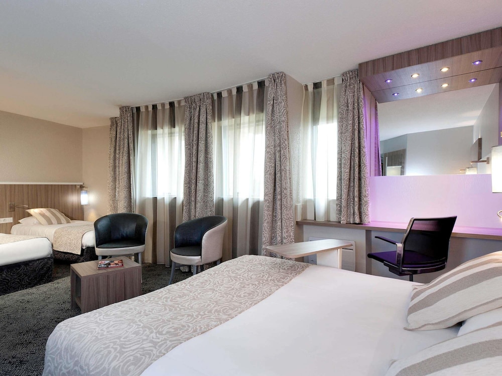 Suite con 1 cama doble y camas individuales del hotel Ibis Styles Melun