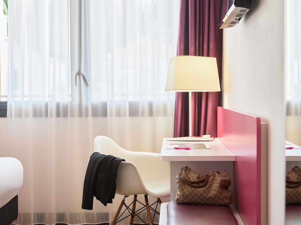 Habitación estándar con 2 camas individuales del hotel Ibis Styles Montelimar Centre. Foto 1