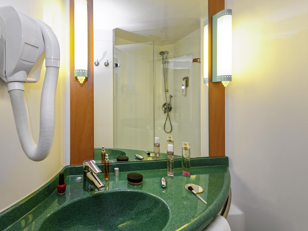 Habitación Doble del hotel Ibis Longwy Mexy. Foto 1
