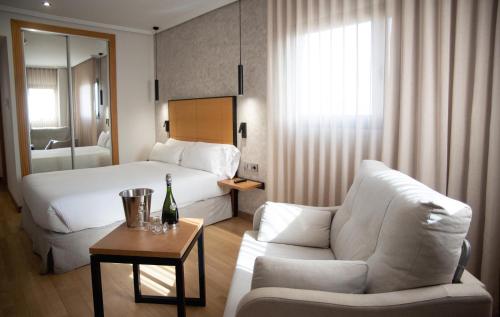 Habitación Doble del hotel Sercotel Gran Fama. Foto 2