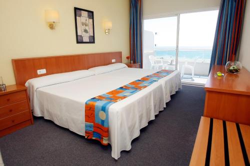 Habitación Triple con vistas al mar del hotel Natura Park. Foto 3
