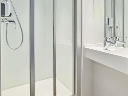 Habitación Cabrio con baño privado para hasta 2 huéspedes del hotel Hotelf1 Strasbourg Pont De L'europe. Foto 3