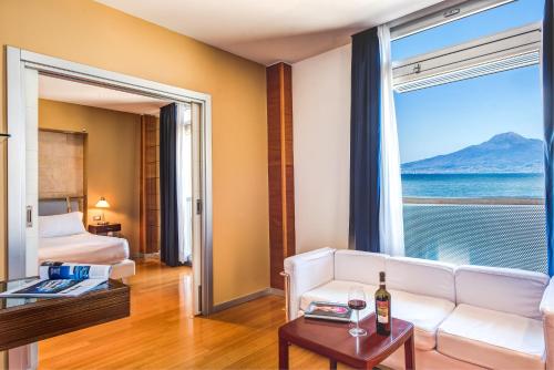 Suite con terraza del hotel Towers Stabiae Sorrento Coast. Foto 4
