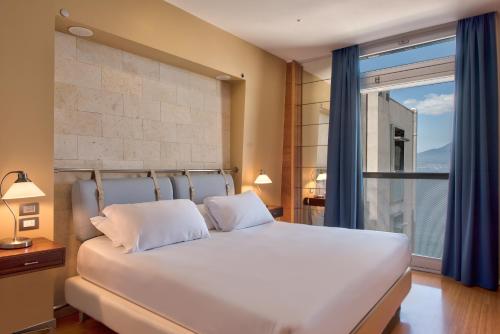 Suite con terraza del hotel Towers Stabiae Sorrento Coast. Foto 6